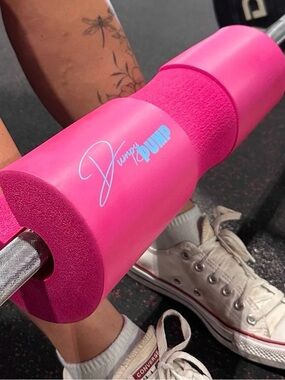 NWT Dumpy Pump Barbell Pad - for heavy hip thrusts Bright Pink